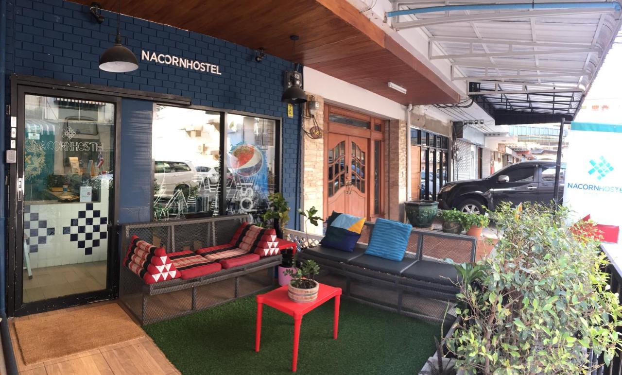 Nacorn Hostel Bangkok Exterior photo
